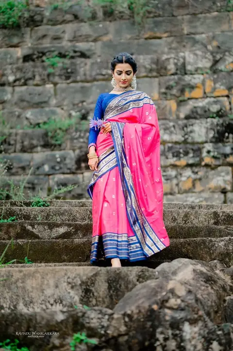 Traditional saree shoot. Photography: Ravindu Wanigasekara Photography